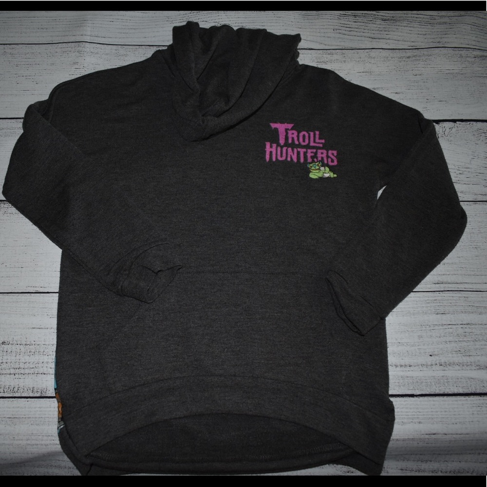 Troll hunters pull over